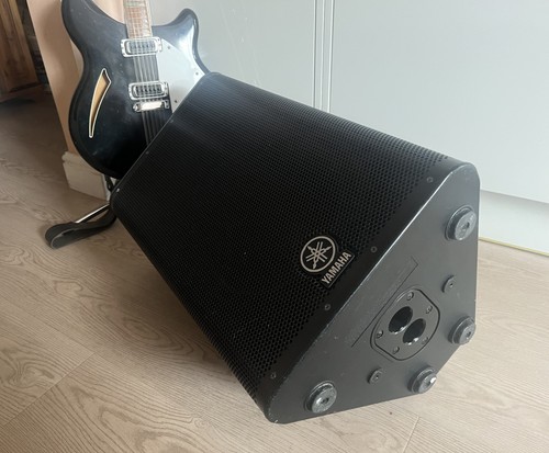 Yamaha dxr12 powered - yamaha,